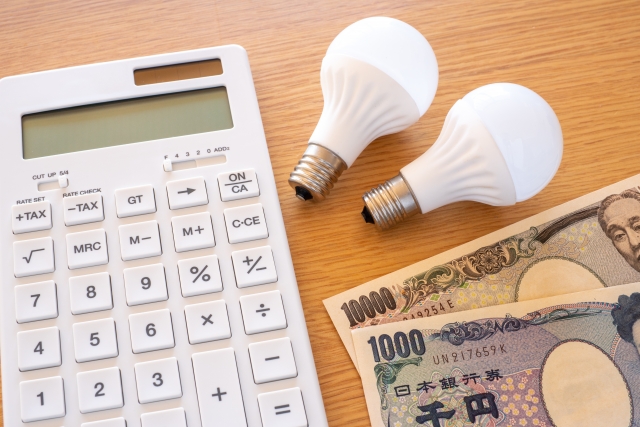 電気代を節約する方法としては、電力会社のプランを見直したり、エネルギー効率の高い家電を使用することが効果的です