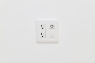 有線LANと無線LANを併用することで、安定した高速通信を実現し、デッドポイントや速度低下を最小限に抑えることができます。ぜひ参考にしてみてください。